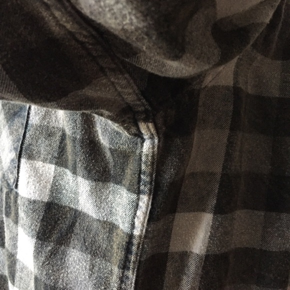 UO | Urban Renewal Off-Shoulder Button down Shirt - Picture 6 of 11